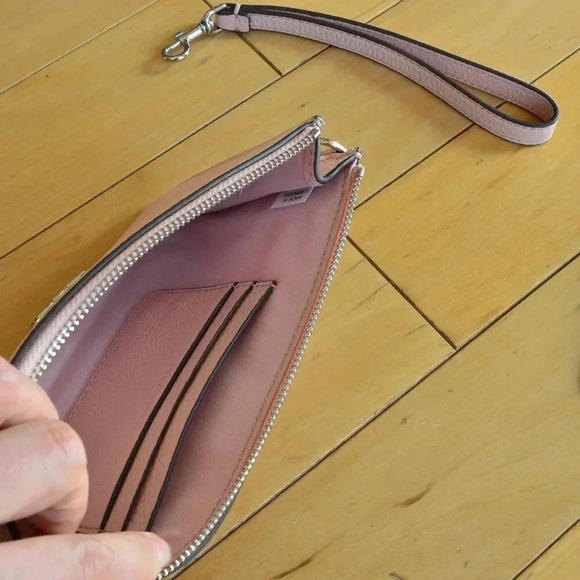 Tory Burch Chelsea Wristlet Leather Wallet - Picture 7 of 7